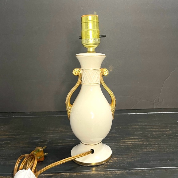 Vintage Victorian Style  Porcelain Accent Lamp w/ Gold Accent Flower Bouquet 8” - Picture 3 of 9